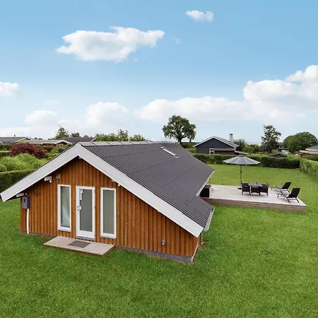 2 Bedroom Stunning In *